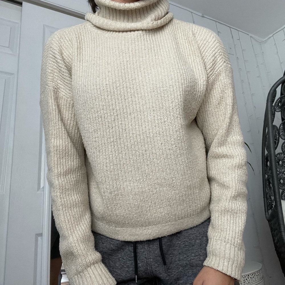Forever 21 cropped sweater